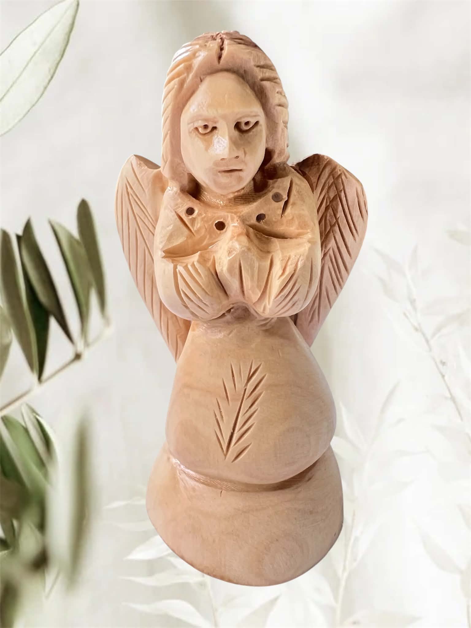 Detail Standing Angel - Medium